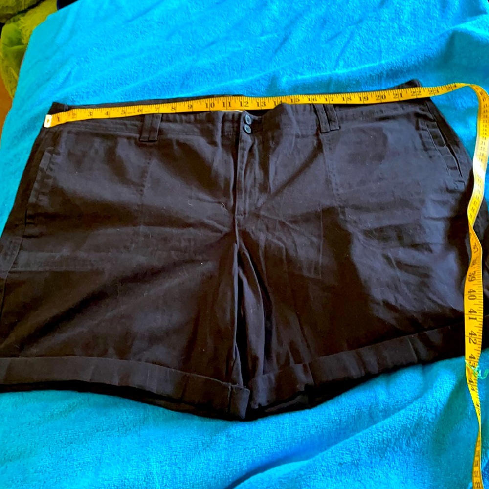 NWOT Maurices Black Flat-front Khaki Shorts, 22W